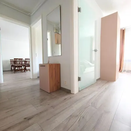 Family Apartment, Private Parking Apartmán